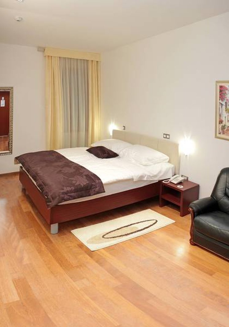 DOUBLE SUPERIOR Room