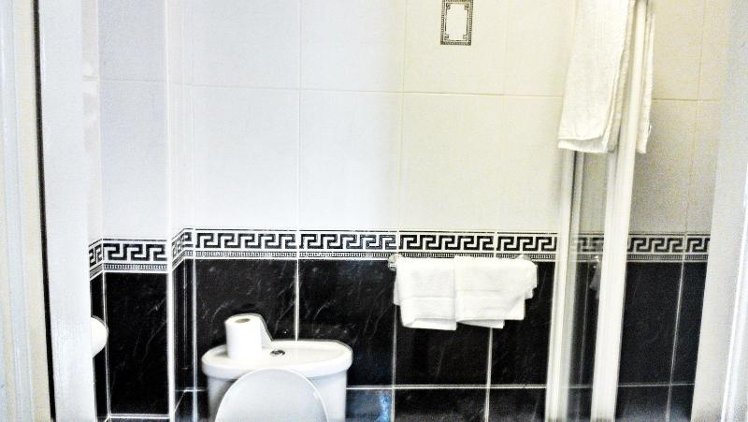 SINGLE STANDARD Room