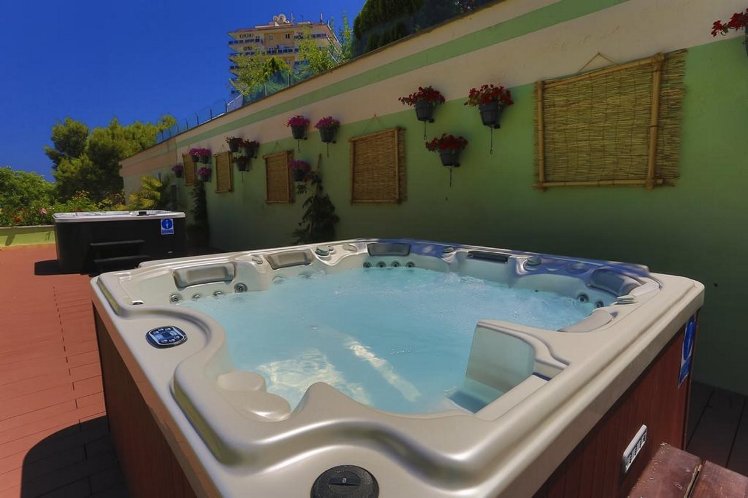Agua Beach Hotel - Adults Only