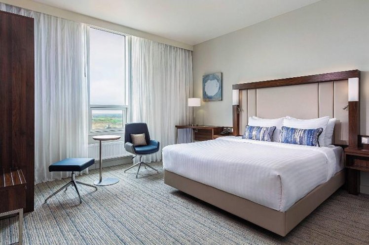 DOUBLE DELUXE KING BED Room