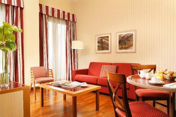 TRIPLE STANDARD Room
