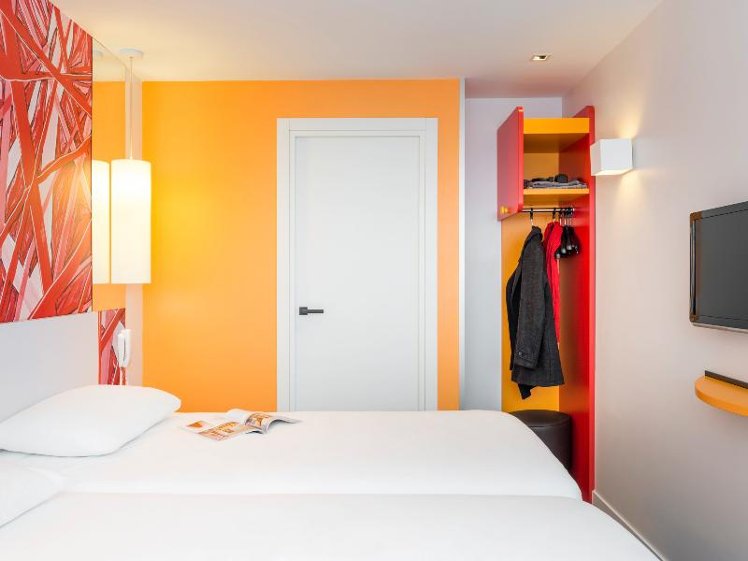 SUITE CONNECTING ROOM Room