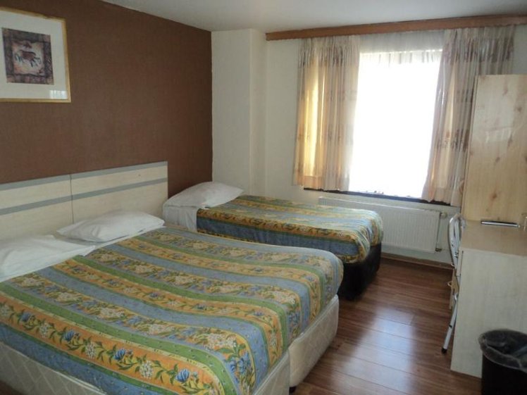 TRIPLE STANDARD Room