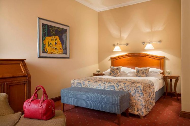 DOUBLE SUPERIOR Room