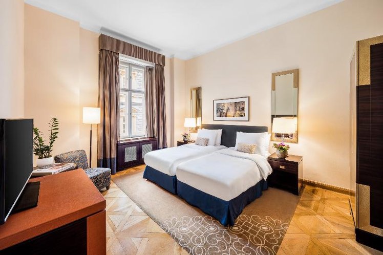 SUITE DELUXE KING BED Room