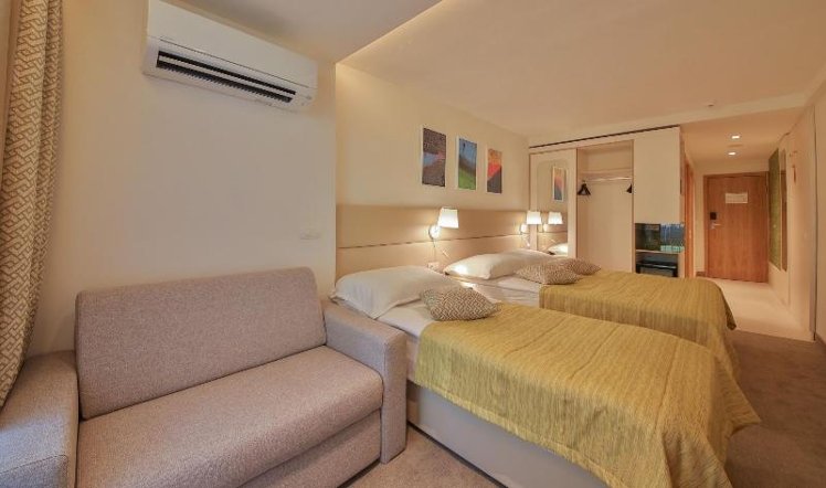 Double or Twin DELUXE Room