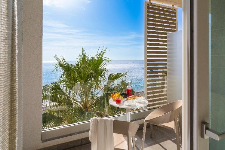 DOUBLE DELUXE SEA VIEW Room
