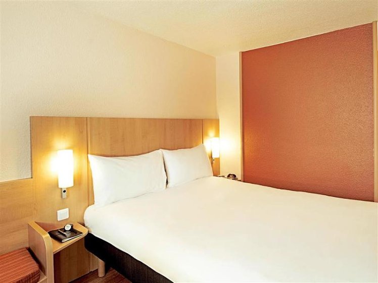 DOUBLE WITH DOUBLE BED Room