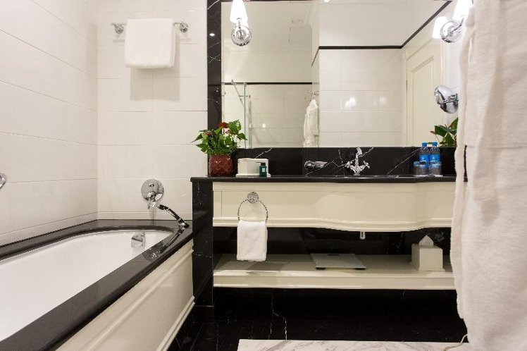 DOUBLE SINGLE USE DELUXE Room