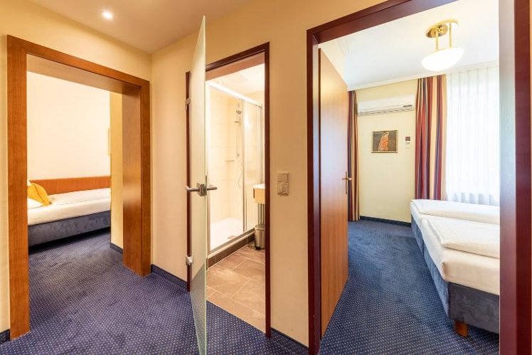 QUADRUPLE PREMIUM Room