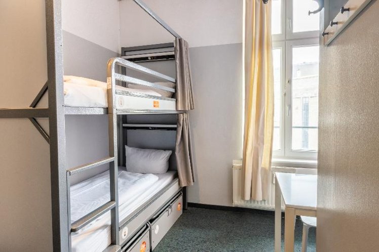 Room CAPACITY 8 Room