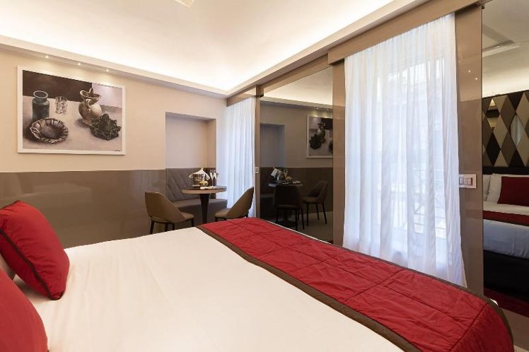 DOUBLE KING SIZE BED Room