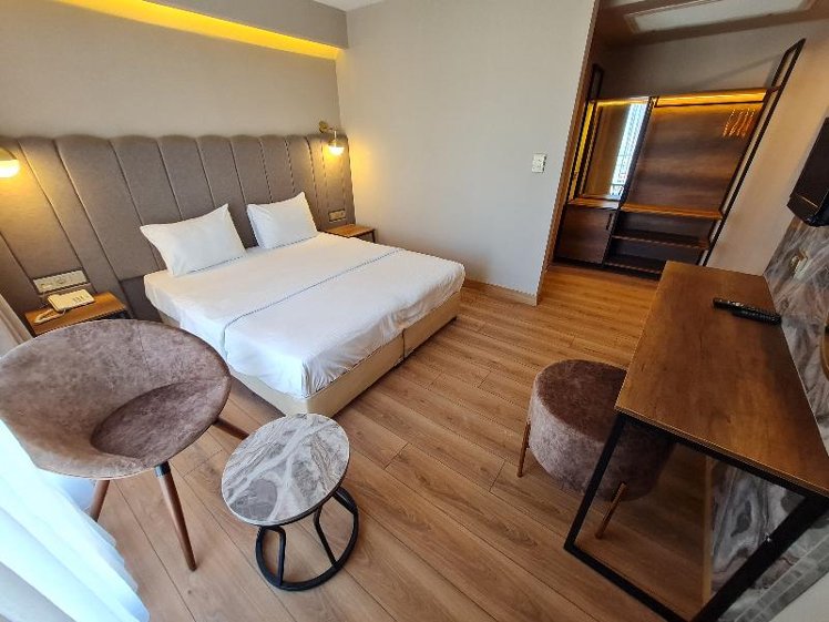 SINGLE STANDARD Room