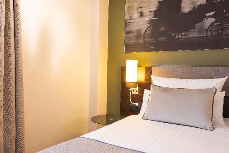SINGLE STANDARD Room