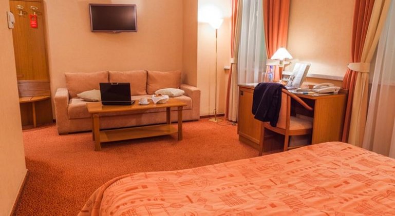 DOUBLE SINGLE USE STANDARD Room