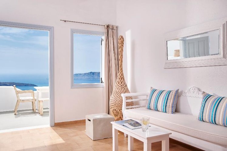 JUNIOR SUITE STANDARD Room