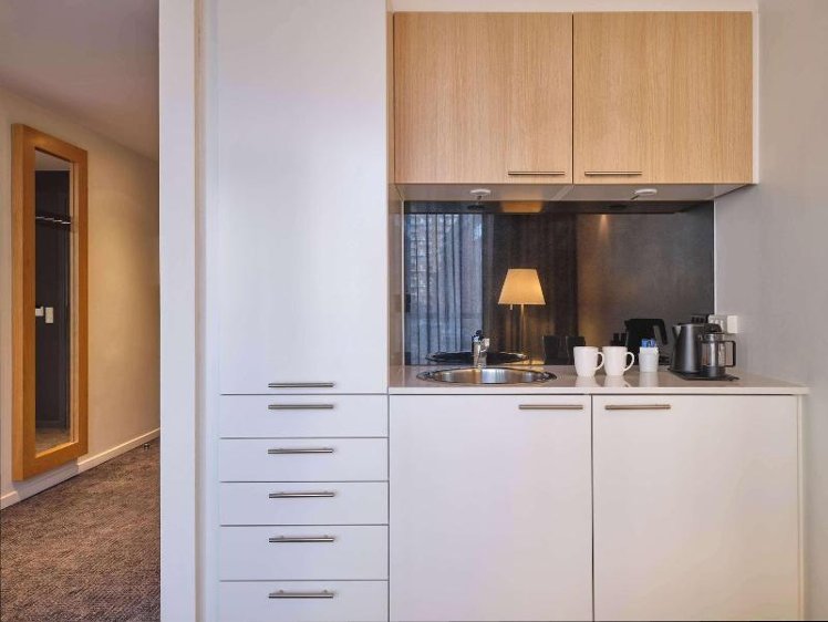 DOUBLE PREMIUM KING BED Room