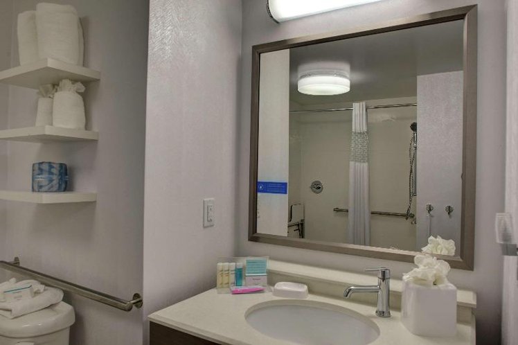 DOUBLE KING SIZE BED Room
