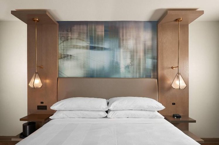 DOUBLE KING SIZE BED Room