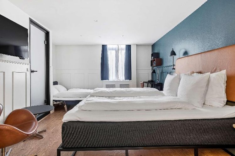TRIPLE PREMIER Room