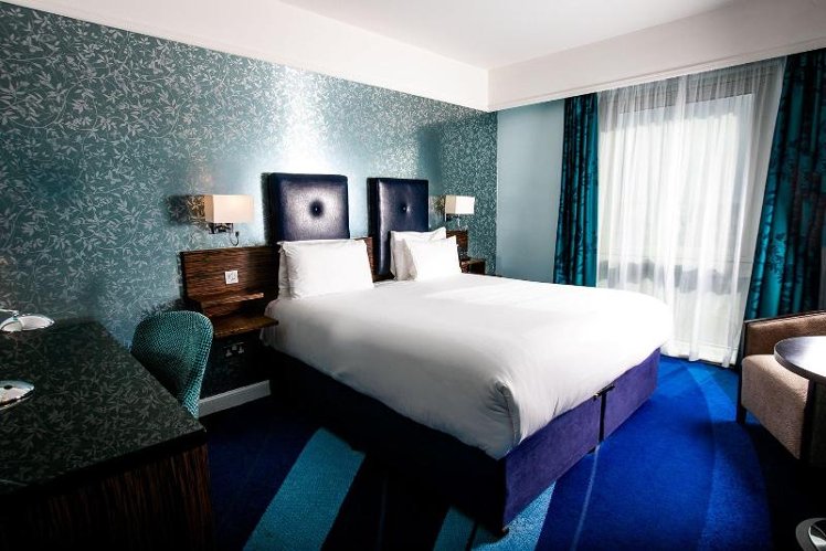 DOUBLE KING SIZE BED Room