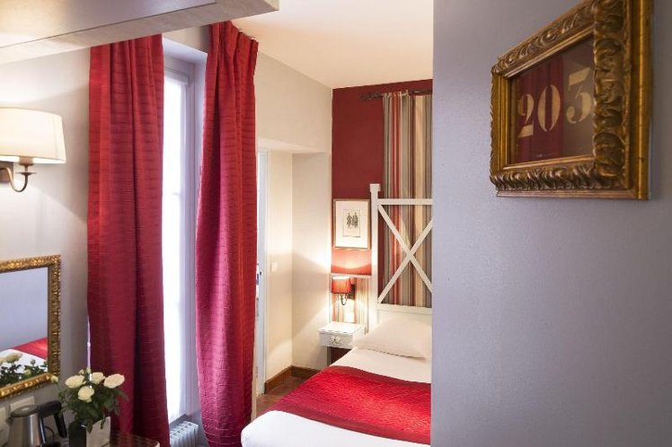 SINGLE WITH DOUBLE BED Room
