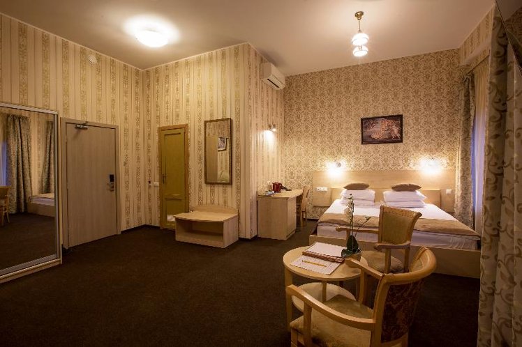 SUITE CAPACITY 1 Room