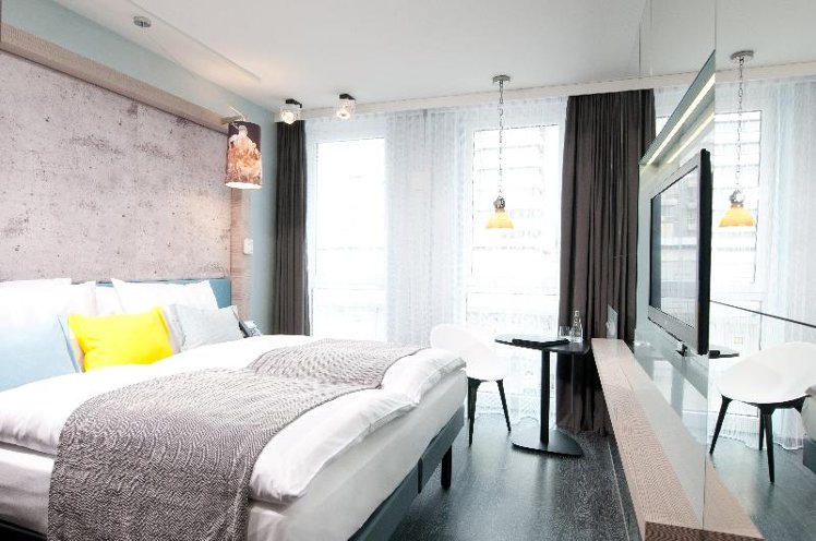 DOUBLE KING SIZE BED Room