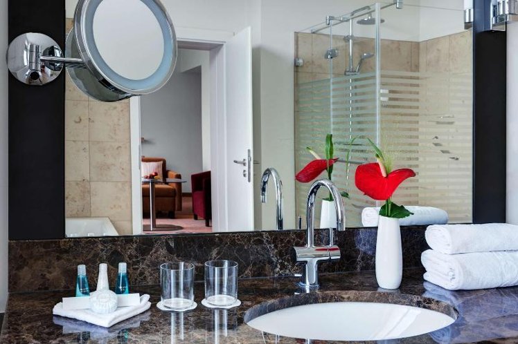 JUNIOR SUITE STANDARD Room
