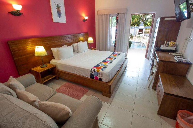 DOUBLE KING SIZE BED Room
