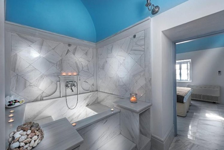 DOUBLE SEA VIEW KING BED Room