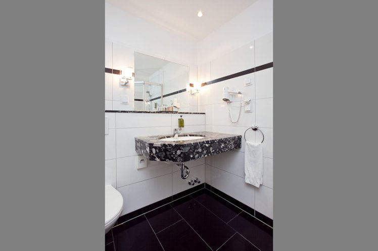 SINGLE DELUXE Room