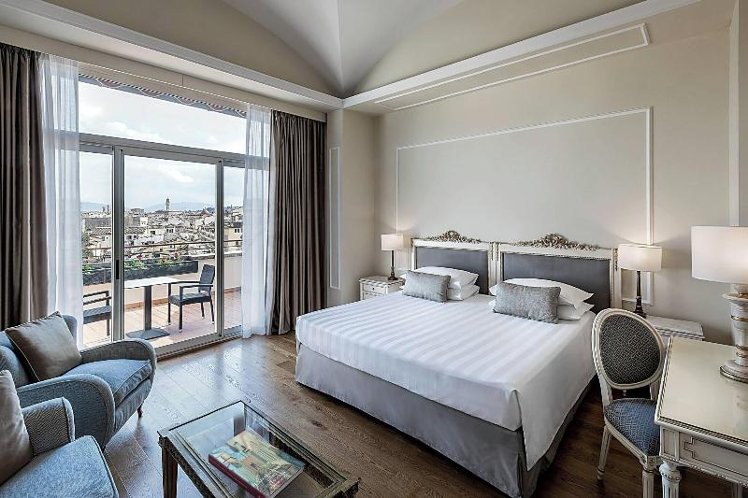 DOUBLE PREMIUM KING BED Room