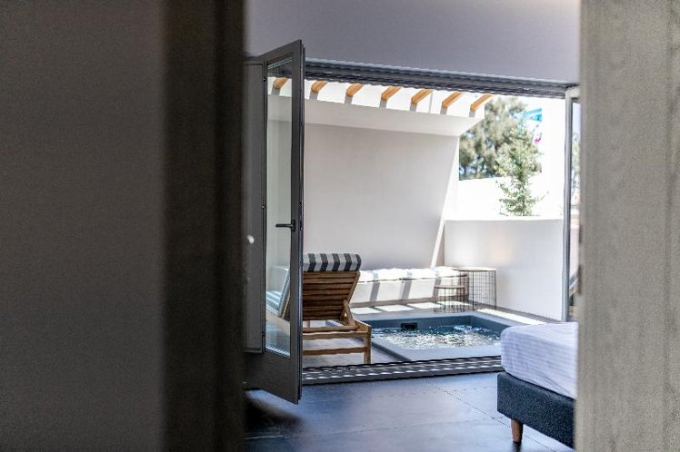 SUITE GARDEN VIEW Room