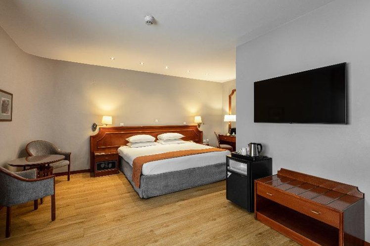SUITE KING SIZE BED Room