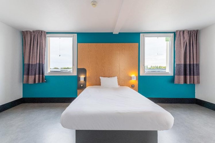 DOUBLE STANDARD Room
