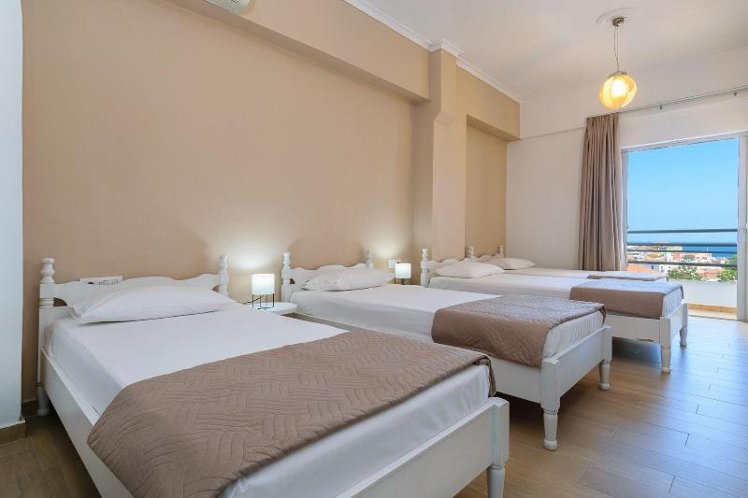 QUADRUPLE CITY VIEW ONE BEDROOM Room