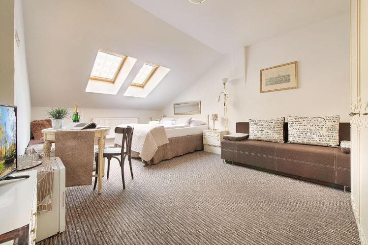 QUADRUPLE STANDARD Room