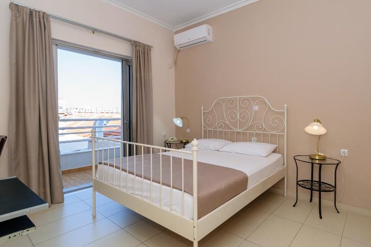 TRIPLE ECONOMY Room