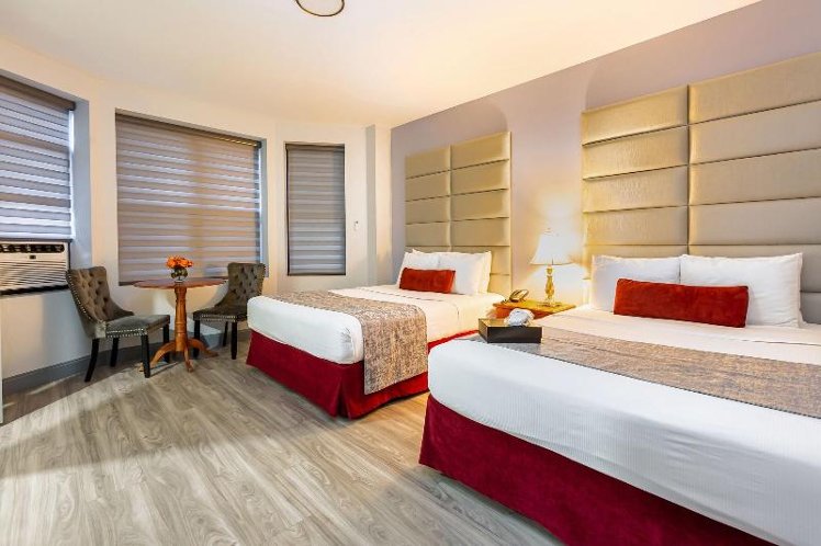 DOUBLE TWO DOUBLE BEDS Room