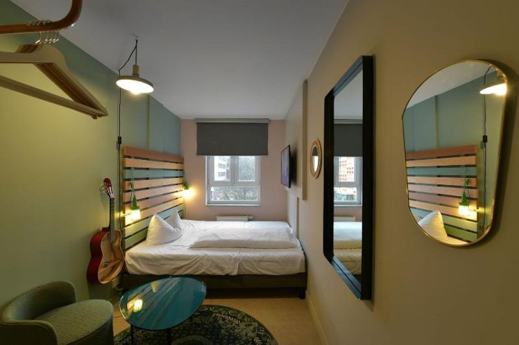 SINGLE STANDARD Room