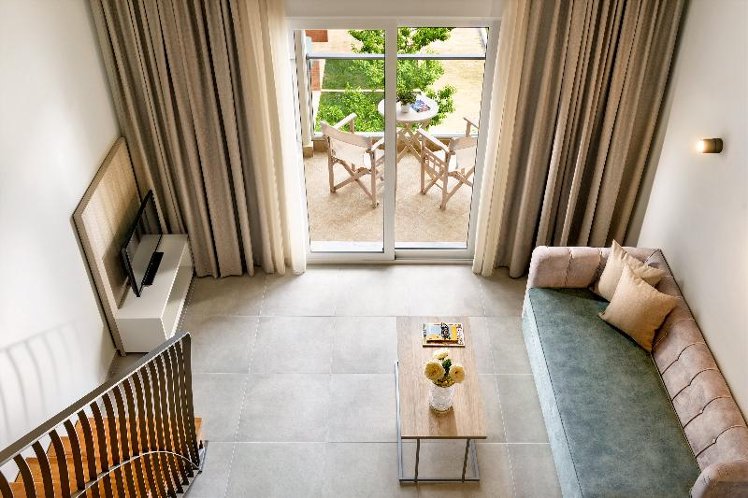 JUNIOR SUITE STANDARD Room