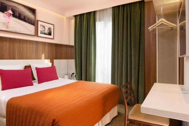 DOUBLE SUPERIOR Room