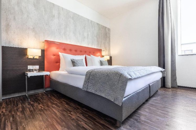 DOUBLE QUEEN SIZE BED Room
