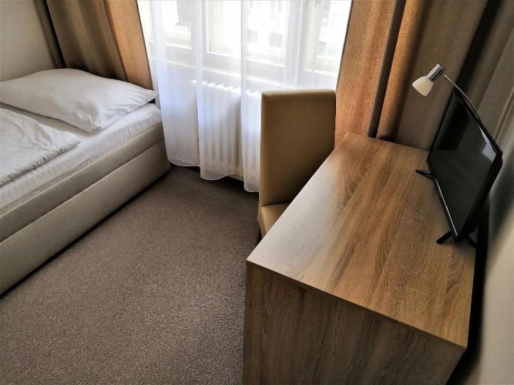 SINGLE STANDARD Room
