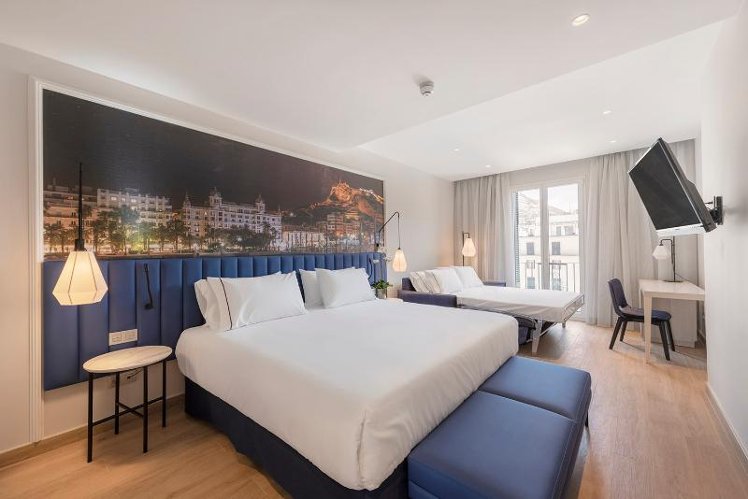 Double or Twin DELUXE Room