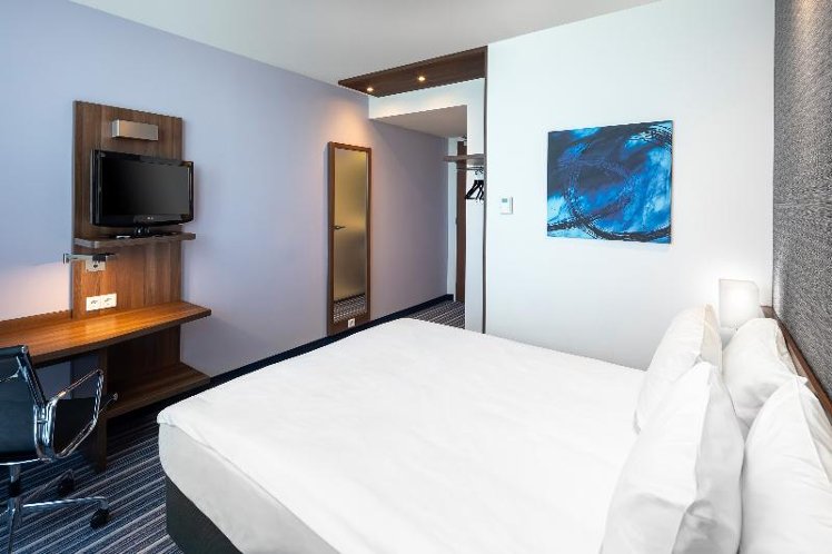 DOUBLE CITY VIEW Room