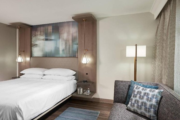 DOUBLE CLUB KING BED Room