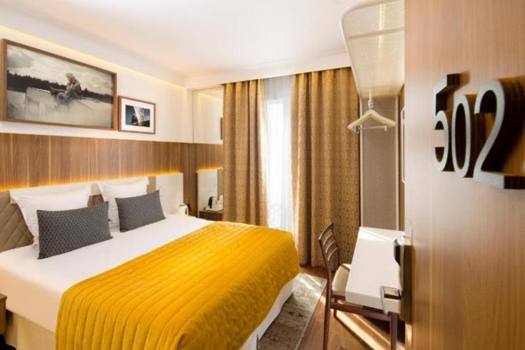 DOUBLE SUPERIOR Room
