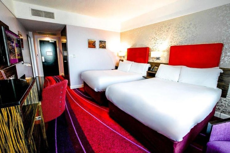 TWIN TWO QUEEN BEDS Room
